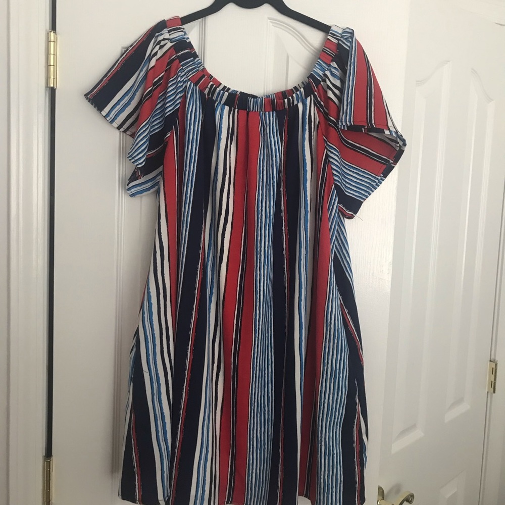 NWT! On/Off Shoulder Dress